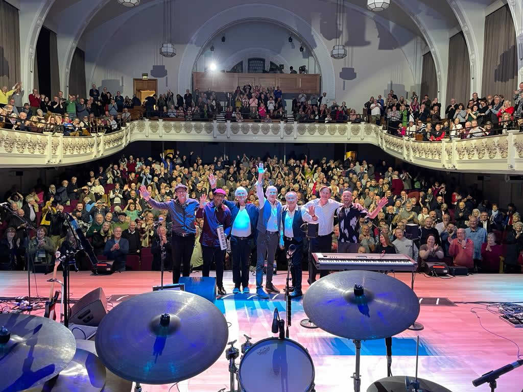Paul with The Manfreds performing to a large audience
